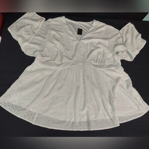 Torrid NWT White Eyelet V-Neck Blouse Sz 5X
